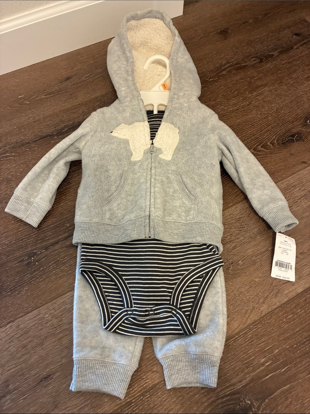 Carter Baby Boy 3 Piece Outfit. Gray & white Polar Bear. 12 month. New!